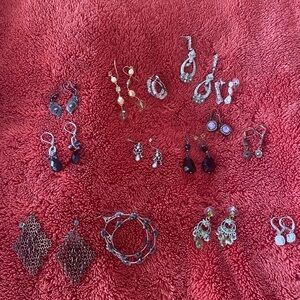 Lot of 14 pairs of costume jewelry earrings